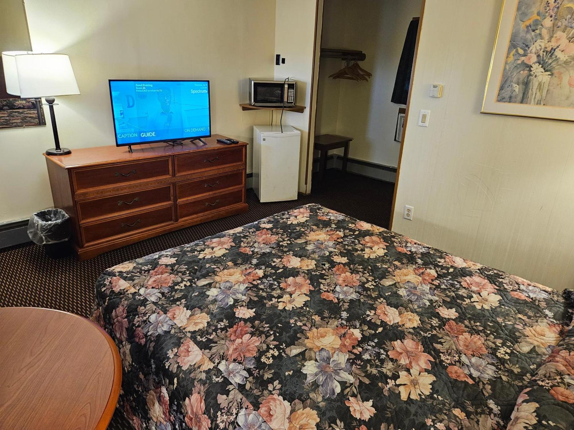 Alpenhaus Motel Куинсбери Экстерьер фото
