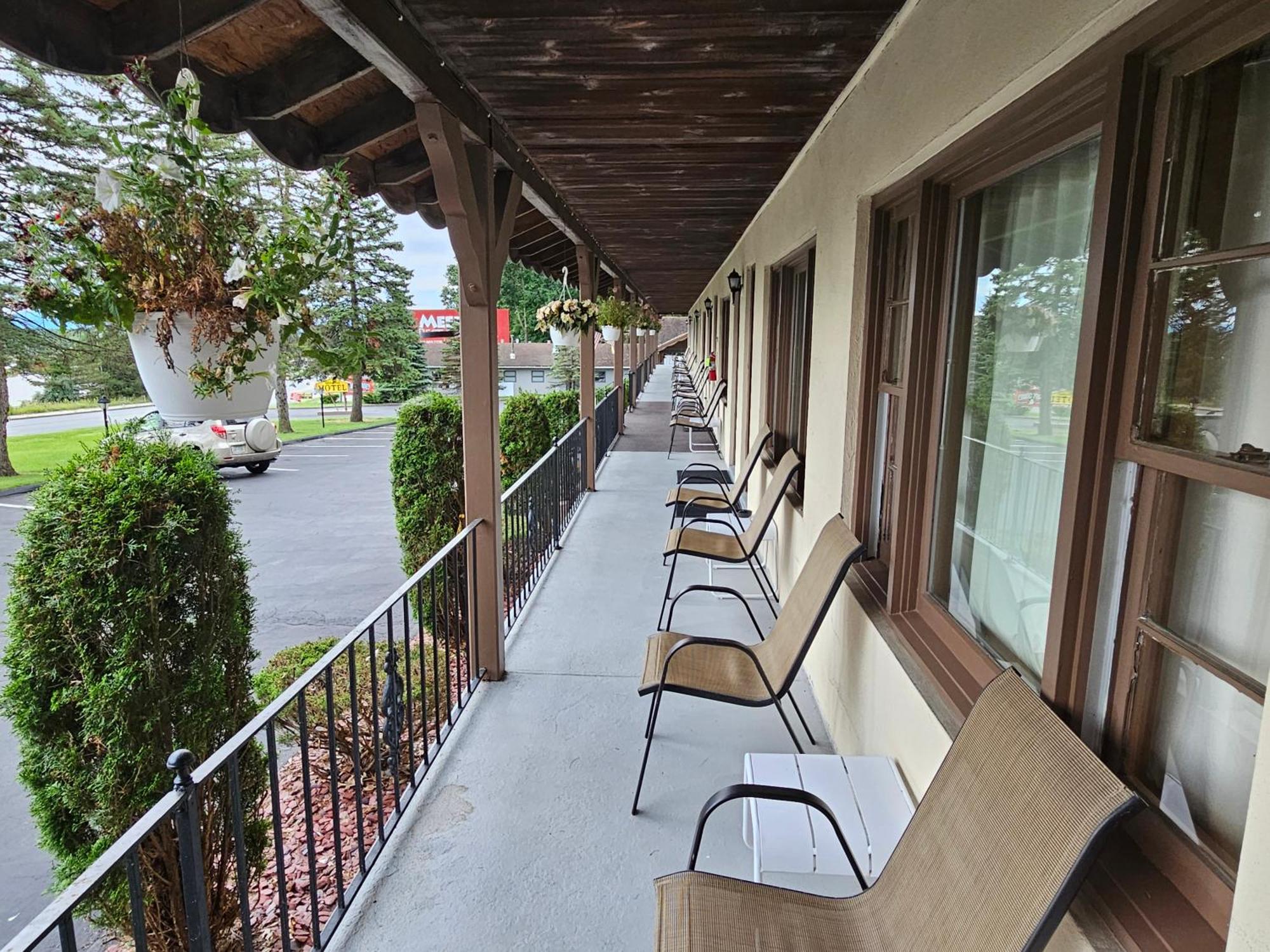 Alpenhaus Motel Куинсбери Экстерьер фото