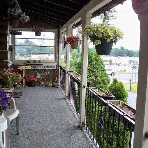 Alpenhaus Motel Куинсбери Экстерьер фото